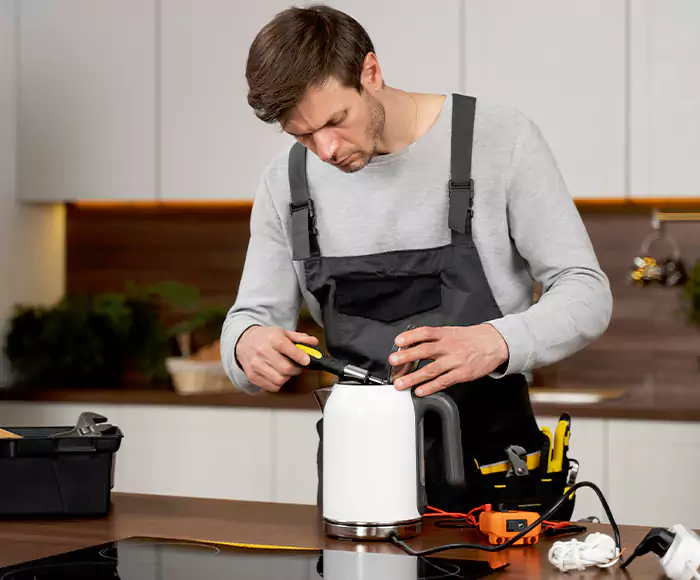 Skilled Blender Technicians: Your Small Appliance Repair Experts for Chelsea, MA